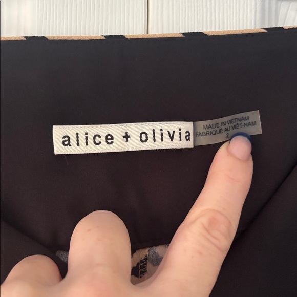 Alice + Olivia Black and Tan Houndstooth Trouser size 2 - Picture 5 of 7